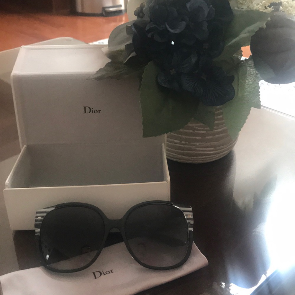 DIOR Sunglasses 🕶